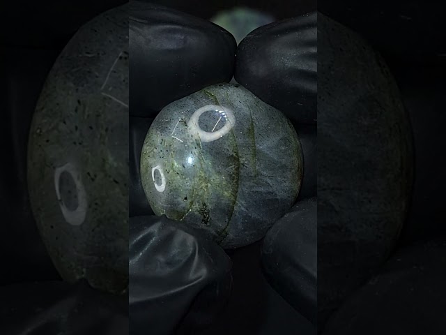 حجر الطاؤوس الطبيعي حجم راهي