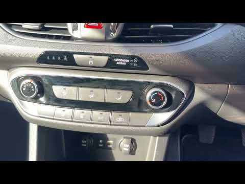 Hyundai i30 2017 ONLY 138000KM - Image 2