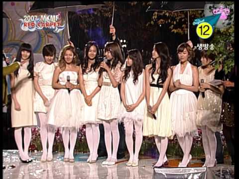 071117 MKMF   Red Carpet SNSD Cut