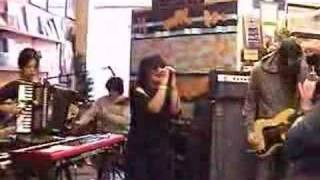 Pretty Girls Make Graves - Selling The Wind