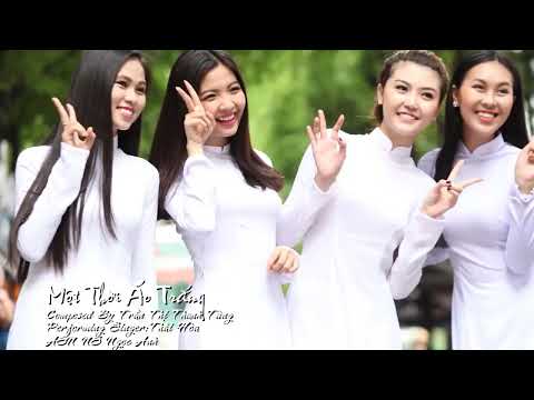 Thể hiện bởi Thái Hòa