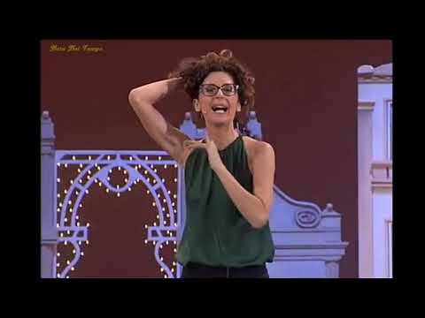 Teresa Mannino   -  Al Mare Con La  Cinquecento ....