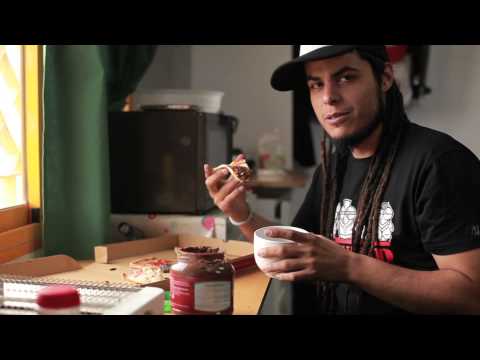 Malviviendo - Tomas falsas 3x01 - videos de risa en español de la serie