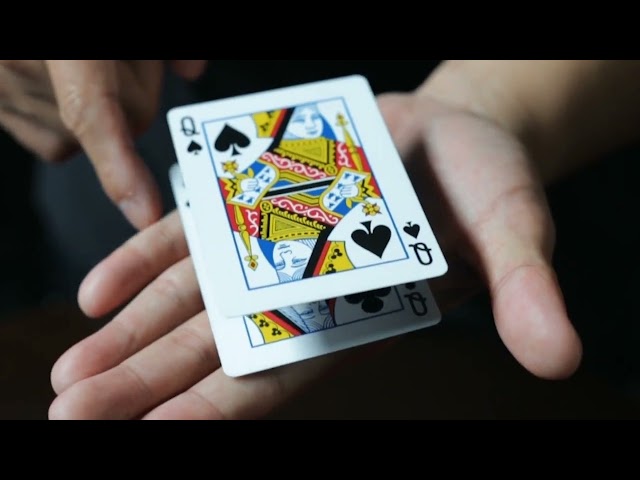 حيلة خفة يد وخدع سحرية اندروس فلوتينج - احمر