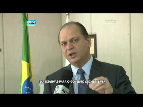 Novo ministro da saúde, Roberto Barros, fala de mudanças na gestão da pasta