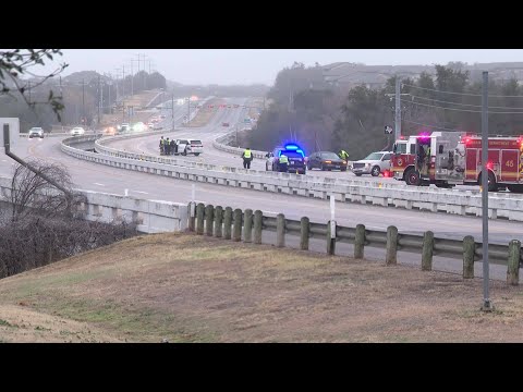 Cars spinning out, emergency crews responding to crashes near Brushy Creek Lake Park
