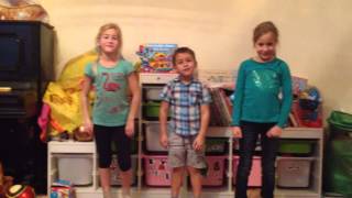 Icky, Sticky Bubble Gum Action Song for kids - Песенка -игра про жевачку