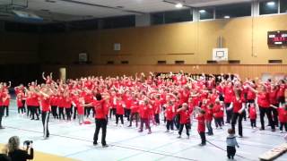 preview picture of video 'flashmob TVE Weihnachtsfeier 2013'