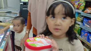 Download lagu MAIN SEPEDA DAN  MEMBELI ES KRIM | NAY AND FAMILY mp3