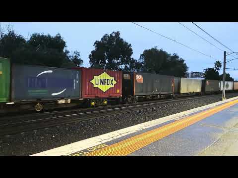 Pacific National NR85 NR95 NR61 NR81 1MP2 train Middle Footscray