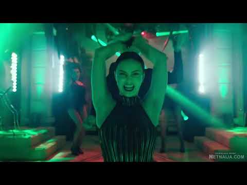 Veronica sings toxic and shares a kiss with Archie #riverdale