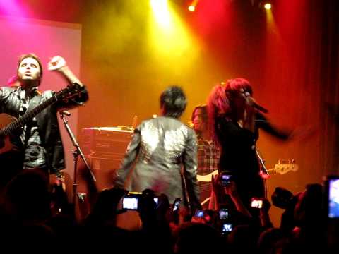 Adam Lambert, Kris Allen, Allison Iraheta - Crazy - Feb 12