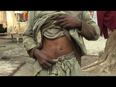 Trascinando dolore al collo e le spalle si trasforma in un mal di testa Il mal di schiena è dato allo stomaco