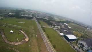 preview picture of video 'Kota Baru Parahyangan Tricopter HD'