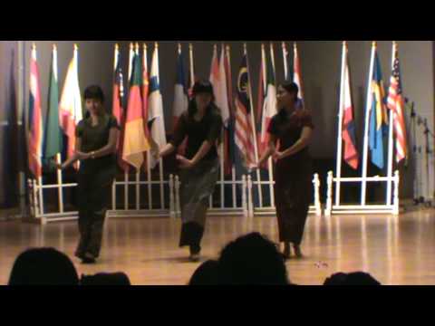 International Day at RSU (Thingyan Dance)