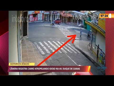 Câmera registra carro atropelando idoso na Av Duque de Caxias 20 04 2021