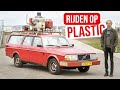 Gijs rijdt gratis met zijn Volvo 245 op plastic afval