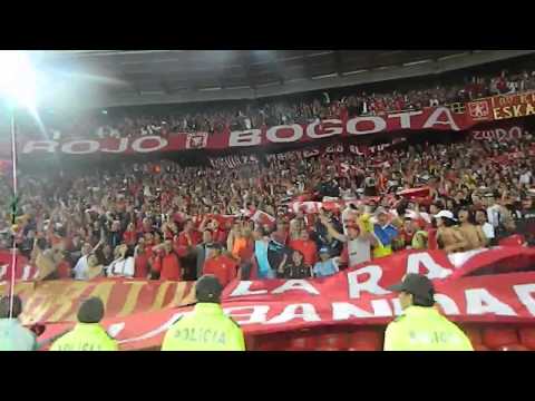 "Disturbio Rojo Bogota - Una vez más - MANCHESTER UNITED -AMERICA DE COLOMBIA -RED DEVILS" Barra: Disturbio Rojo Bogotá &bull; Club: América de Cáli