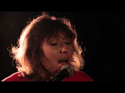 Martha Wainwright, Anna McGarrigle and Lily Lanken | Cheminant A La Ville