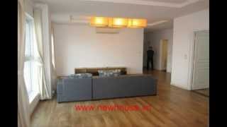 preview picture of video 'Lake view 02 bedrooms apartment in Vuon Dao building, Tay Ho district, Hanoi'