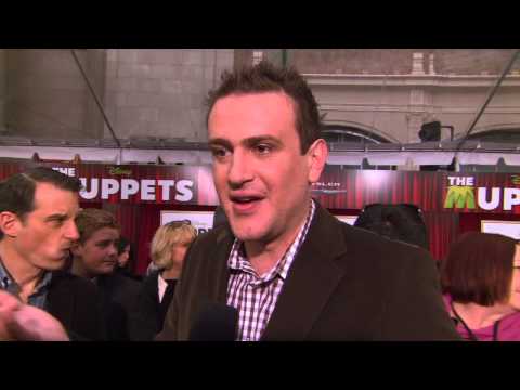 The Muppets: Premiere Interview with Jason Segel "Gary" | ScreenSlam
