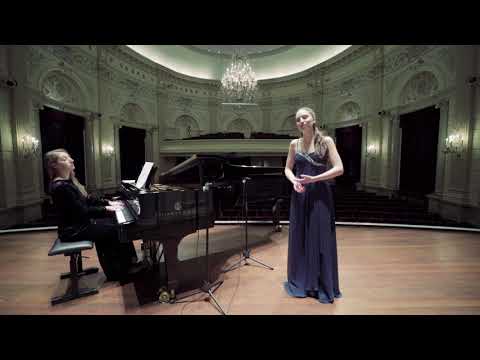 A Session With Maria Warenberg