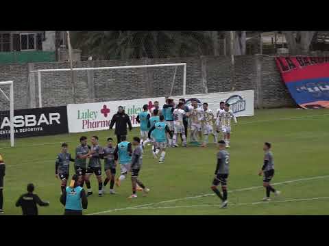 Penal sobre la hora atajado por Maxi Gagliardo 