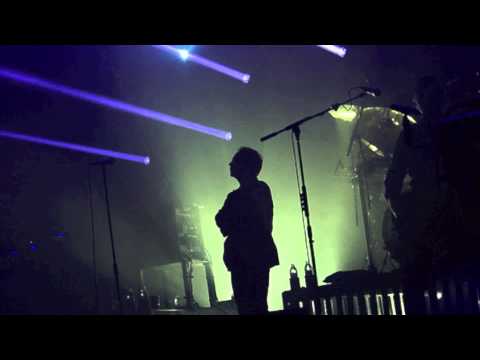 Alive and Kicking: The Simple Minds Story on Absolute 80s - Pete Mitchell talks to Jim Kerr