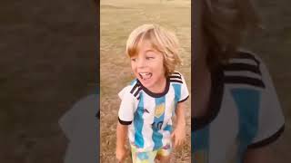 Niño se cae de la bici y se ríe xD #caída #gracioso #shortsgraciosos #meme #memesespañol #memes