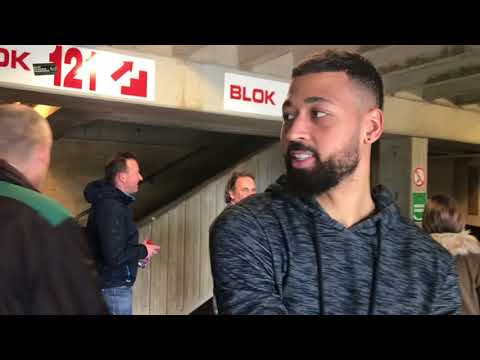 Lloyd Palun bracht troost tijdens het wachten aan ticketing