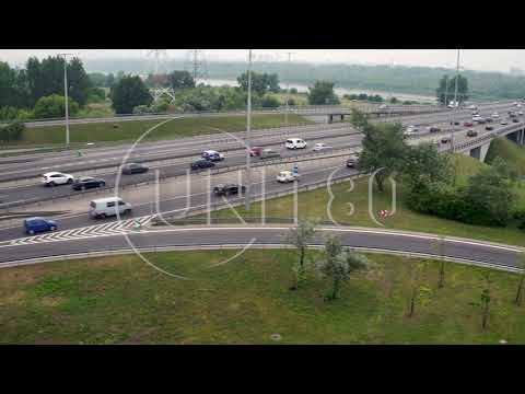 1139 Drone footage of busy street.