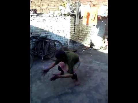 Dekhna Hai Kiski Mout Ka Sadma Kitno Ko Lagega... Kya Khushi Manayenge Ya Phir Gum Me Doob Jayenge..