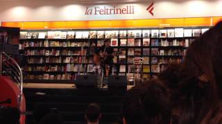 Dente - Invece tu (live Feltrinelli)