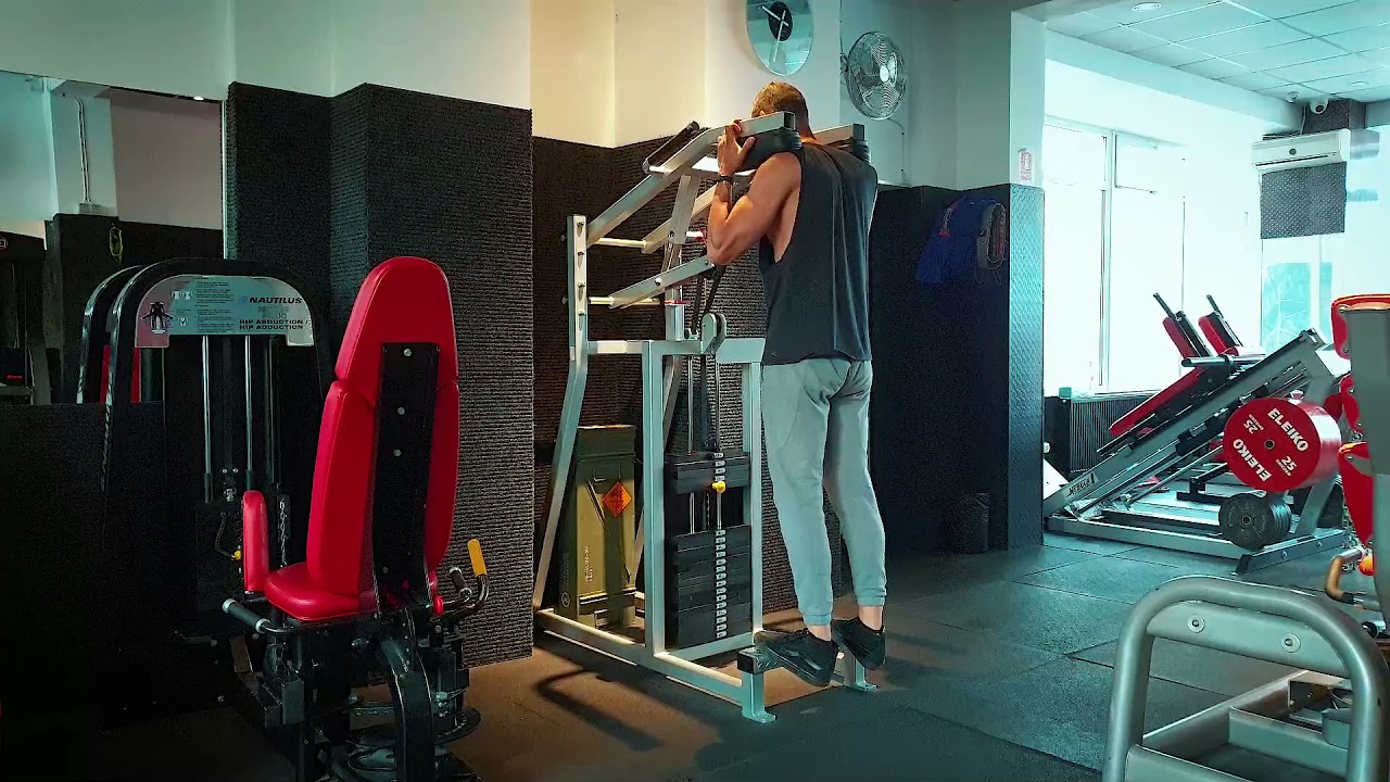 Împins pentru gambe, din stând, la aparat