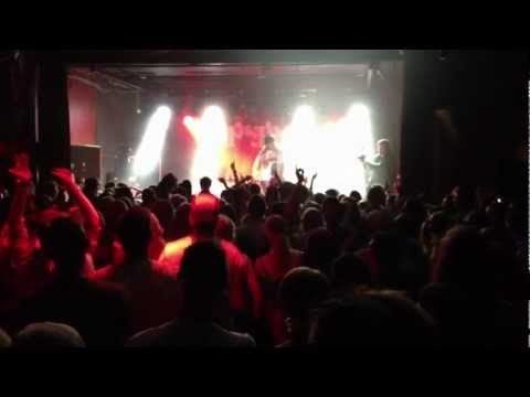 Sluzh crowdsurfer og Ostefar disser Østerbro