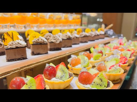 Radisson Blu hotel Hyderabad. Grand dinner tour with menu.