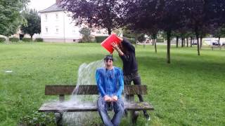 preview picture of video 'ALS Ice bucket challenge Mathieu'