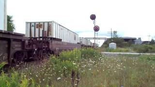 preview picture of video 'CP Train Crosses 35th Line'