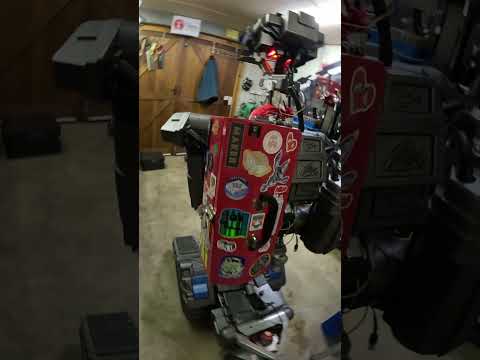 It's The All New Johnny 5! We Recreated Our Favourite Scene From Short Circuit 2!