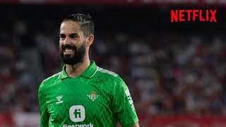 Fútbol en el césped, fiebre en las gradas.
