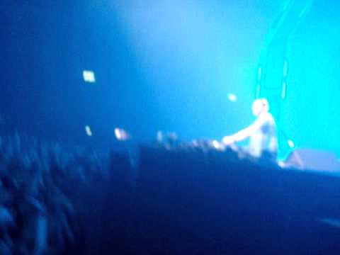 Tiesto Smile after 5minutes while playing New Tiesto and Marcel Woods @ Energy 2011