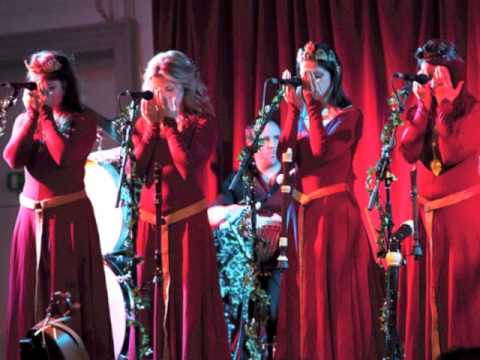 I Saw Three Ships by The Mediaeval Baebes