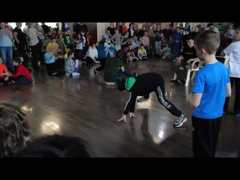 отбор начинающие bboy unstoppable ? vs Новаков Саша - "ALL OPTION" break dance battle