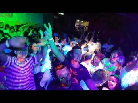 2:tages:bart @Neonsplash Mensafest