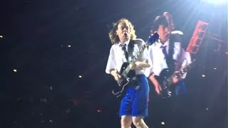 AC/DC - Given The Dog A Bone (February 17th 2016 Chicago)