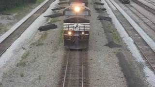 preview picture of video 'CSX & Norfolk Southern trains in Dalton, GA'