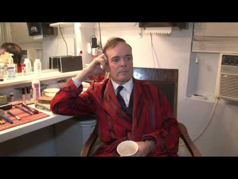 Original Broadway cast member Jefferson Mays gives tips for diving into the many D'Ysquiths in A Gentleman's Guide to Love and Murder.
