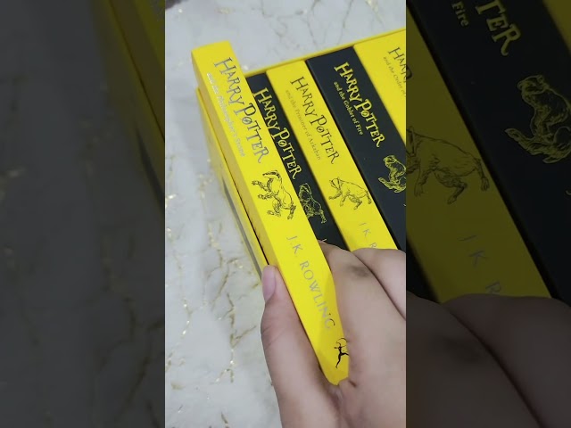 Vídeo relacionado con Harry Potter Gryffindor Hogwarts House Editions Hardback Box Set: 1-7