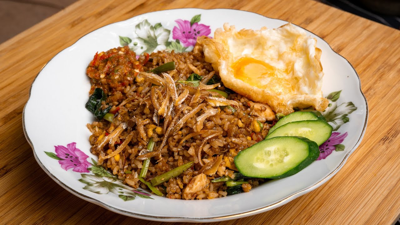 NASI GORENG KAMPUNG + SAMBAL BELACAN PADU 🔥 Sedap GILA!