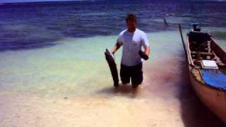 preview picture of video 'Hand Reel Fishing  -- Utila, Honduras'